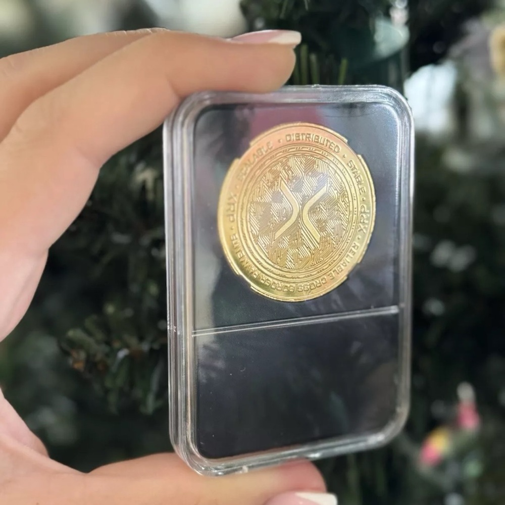 Gold Color Ripple Commemorative Coin - Picture 4 of 12